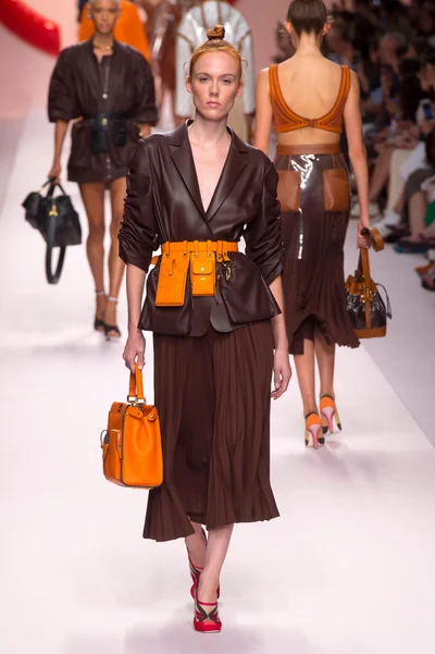 Look 12